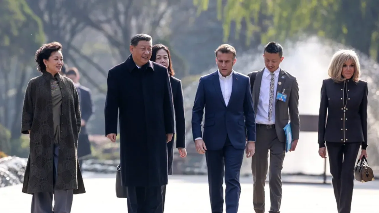 Fransa Cumhurbaşkanı Macron, Çin'deki Dujiangyan Sulama Sistemini Ziyaret Etti Fransa Cumhurbaşkanı Macron, Çin'deki Dujiangyan Sulama Sistemini Ziyaret Etti