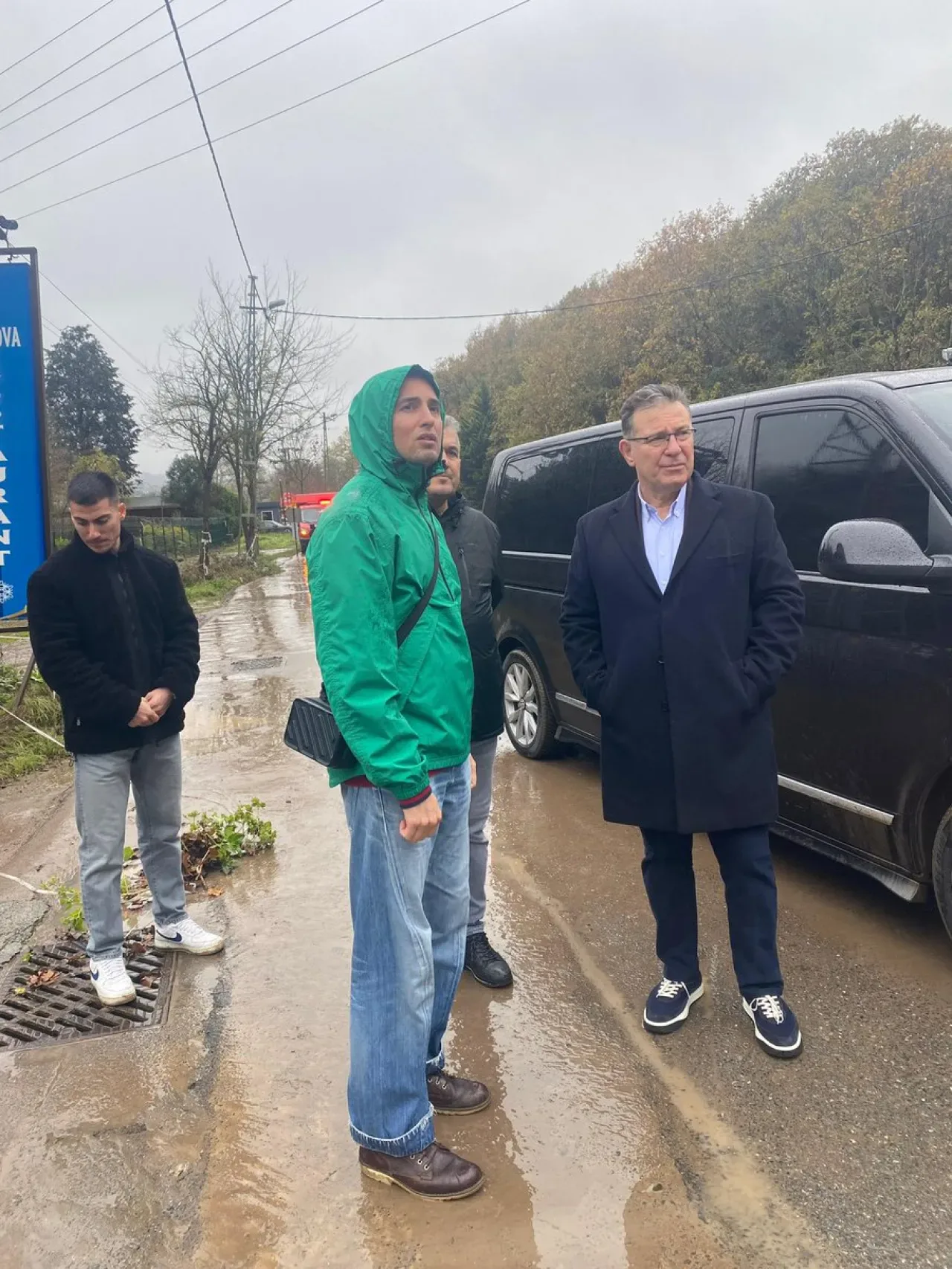 Sarıyer'de Yoğun Yağış Su Baskınlarına Neden Oldu Sarıyer'de Yoğun Yağış Su Baskınlarına Neden Oldu