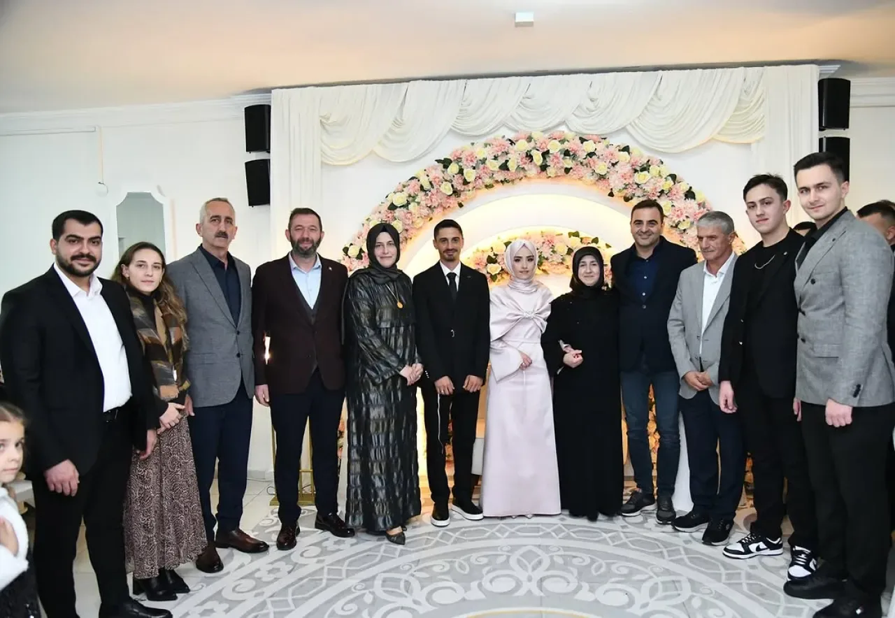 AK Parti Başiskele Gençlik Kolları'ndan Sosyal Sorumluluk Örneği AK Parti Başiskele Gençlik Kolları'ndan Sosyal Sorumluluk Örneği