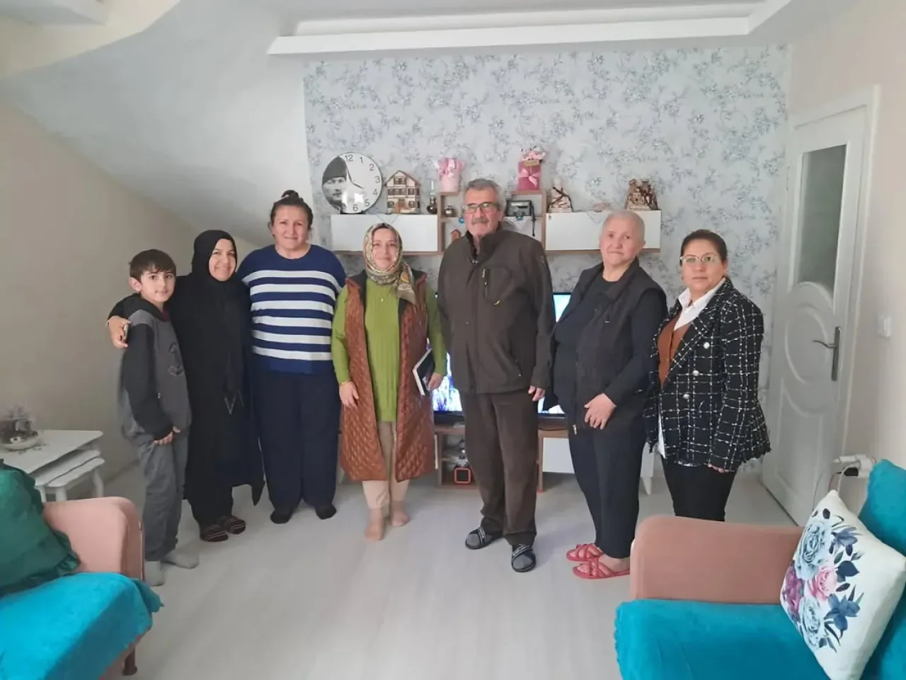 AK Parti Kadın Kolları Çayırova'da Vatandaş Buluşması ve Üye Çalışması Gerçekleştirdi AK Parti Kadın Kolları Çayırova'da Vatandaş Buluşması ve Üye Çalışması Gerçekleştirdi