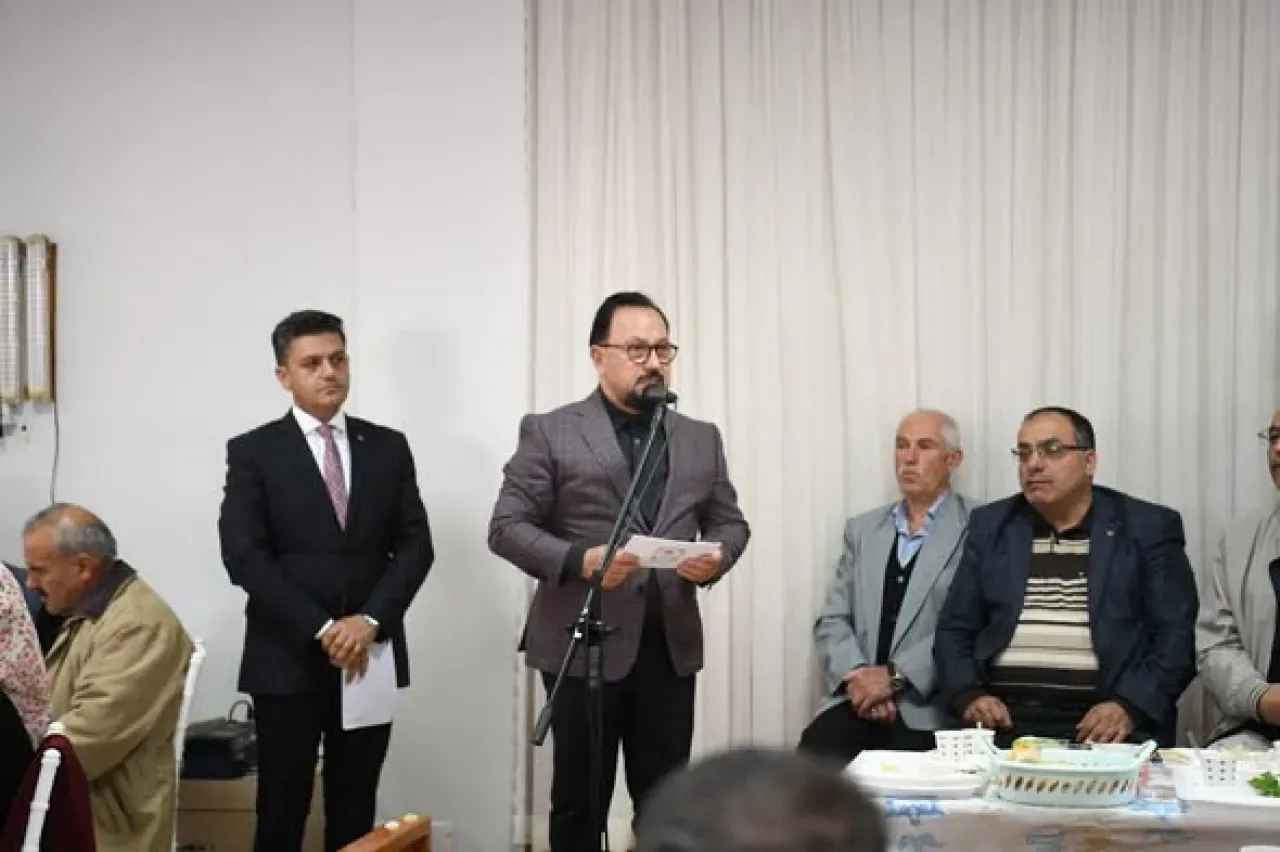 Sarıçam'da Kültür ve Dayanışma Buluşması: Varsaklar Derneği'nde Gönül Sofrası Kuruldu Sarıçam'da Kültür ve Dayanışma Buluşması: Varsaklar Derneği'nde Gönül Sofrası Kuruldu