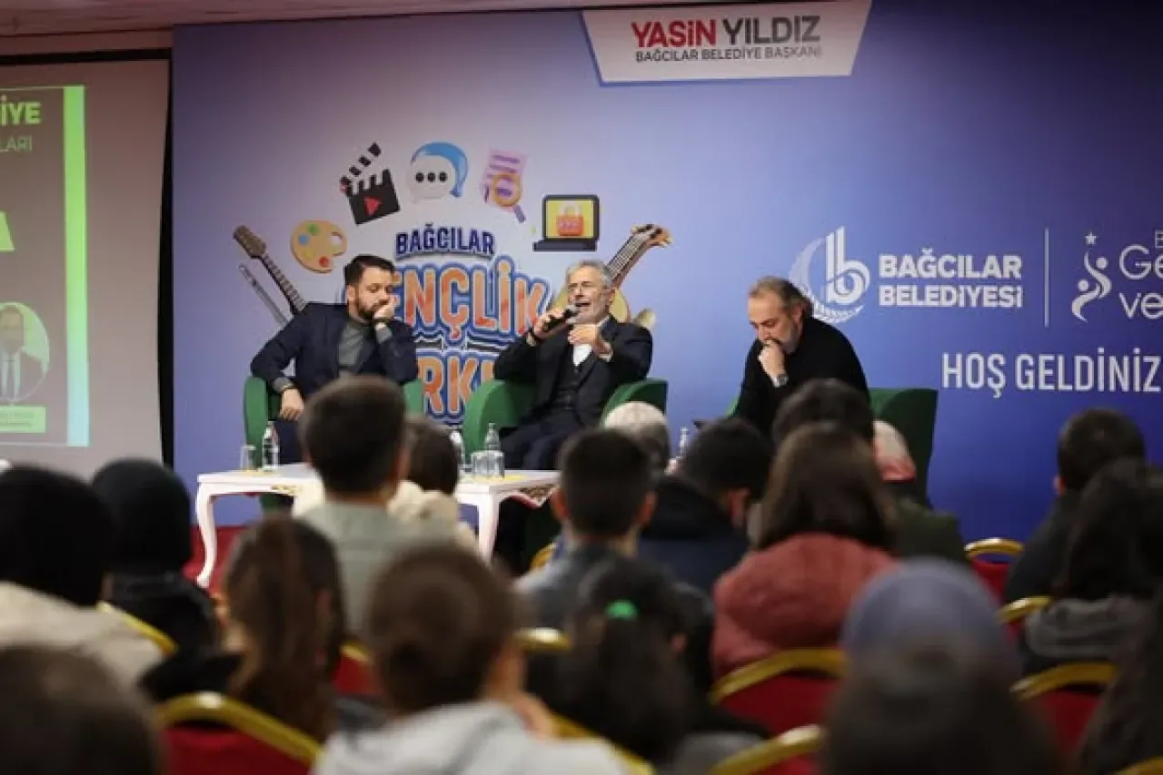 Bağcılar'da Gençler Terör ve Toplumsal Etkilerini Masaya Yatırdı Bağcılar'da Gençler Terör ve Toplumsal Etkilerini Masaya Yatırdı