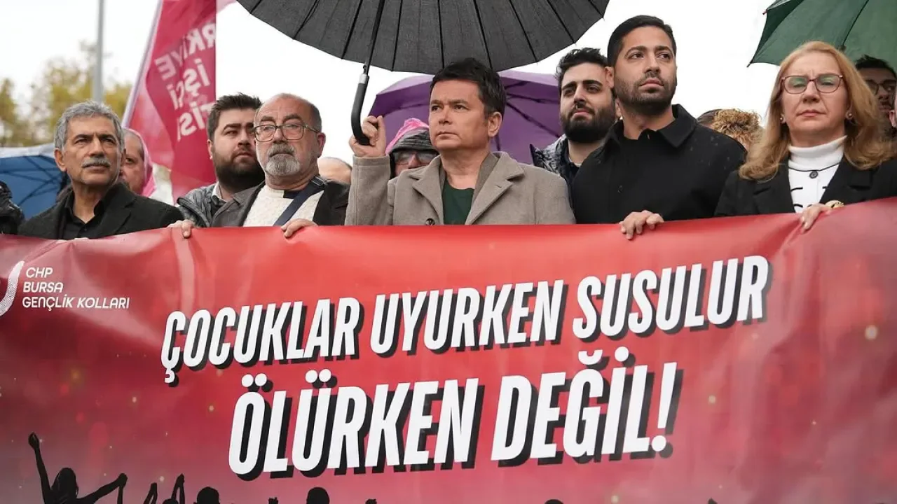Gemlik Belediye Başkanı Deviren'den MESEM Eleştirisi: "Çocuklarımız Güvencesiz Çalıştırılıyor" Gemlik Belediye Başkanı Deviren'den MESEM Eleştirisi: "Çocuklarımız Güvencesiz Çalıştırılıyor"