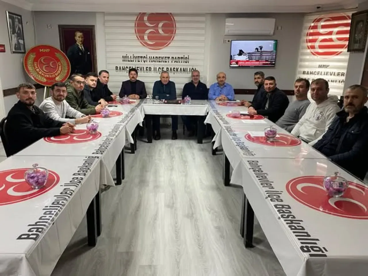 MHP Bahçelievler'de Mahalle Çalışmaları Değerlendirildi MHP Bahçelievler'de Mahalle Çalışmaları Değerlendirildi
