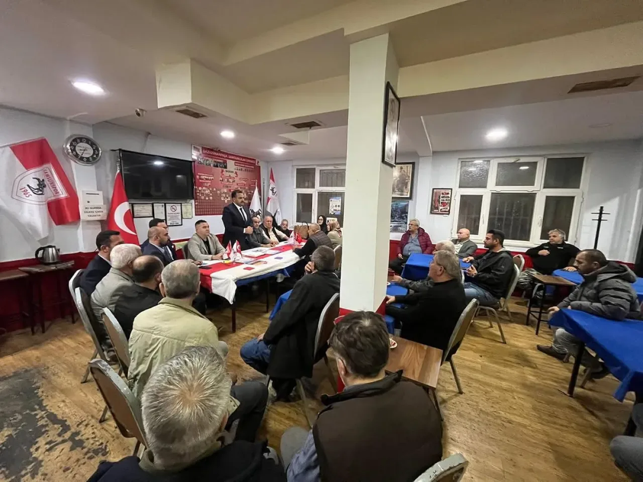 MHP Gaziosmanpaşa, Samsunlular Derneği'nde Vatandaşla Buluştu MHP Gaziosmanpaşa, Samsunlular Derneği'nde Vatandaşla Buluştu