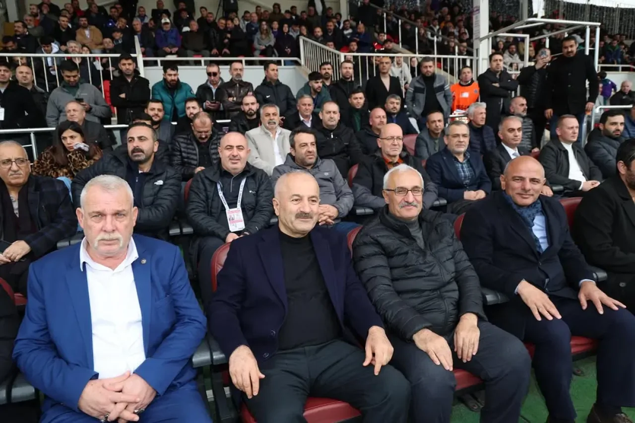 Gebze Belediyespor'un Başkanından Taraftara Moralle Dolu Mesaj: "Gücümüz Yeterli" Gebze Belediyespor'un Başkanından Taraftara Moralle Dolu Mesaj: "Gücümüz Yeterli"