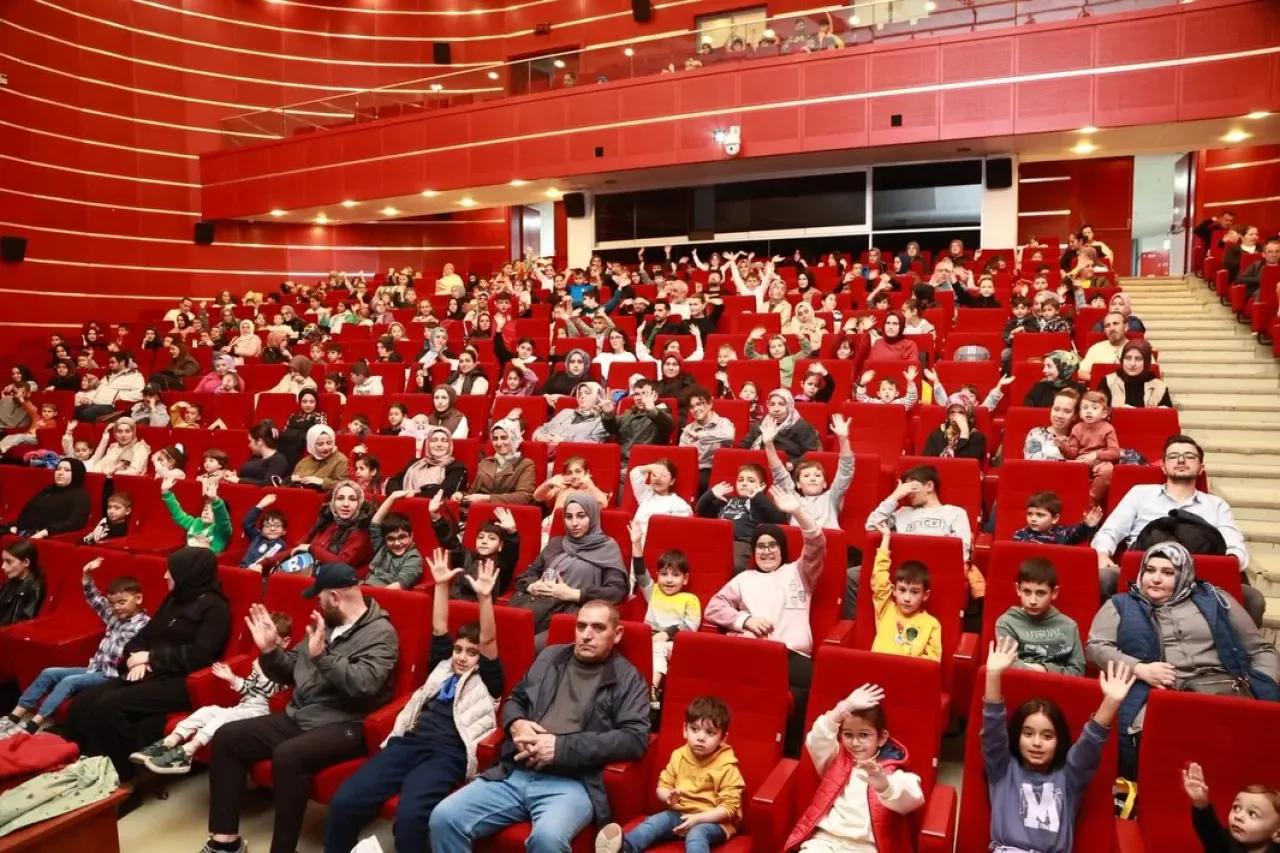 Gebze'de Sanat ve Kültür Rüzgarları Esti: GKM'de Dopdolu Hafta Sonu Gebze'de Sanat ve Kültür Rüzgarları Esti: GKM'de Dopdolu Hafta Sonu