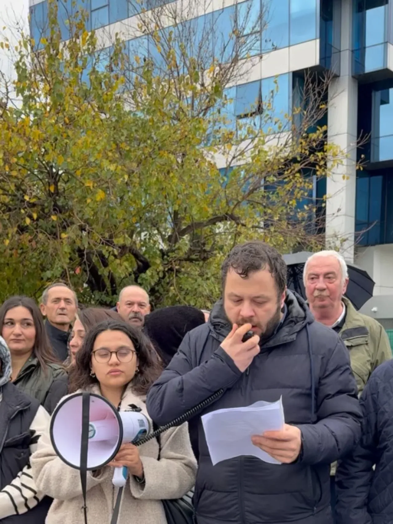CHP Beykoz Gençlik'ten MESEM Protestosu: "Çocuklar Ölüyor, Devlet Susuyor, Biz Susmayacağız" CHP Beykoz Gençlik'ten MESEM Protestosu: "Çocuklar Ölüyor, Devlet Susuyor, Biz Susmayacağız"