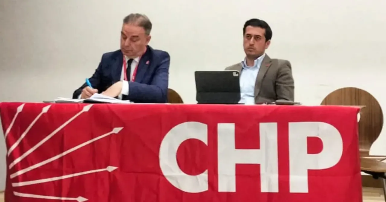 CHP Kadıköy, Kozyatağı'nda Üye Toplantısı Gerçekleştirdi CHP Kadıköy, Kozyatağı'nda Üye Toplantısı Gerçekleştirdi