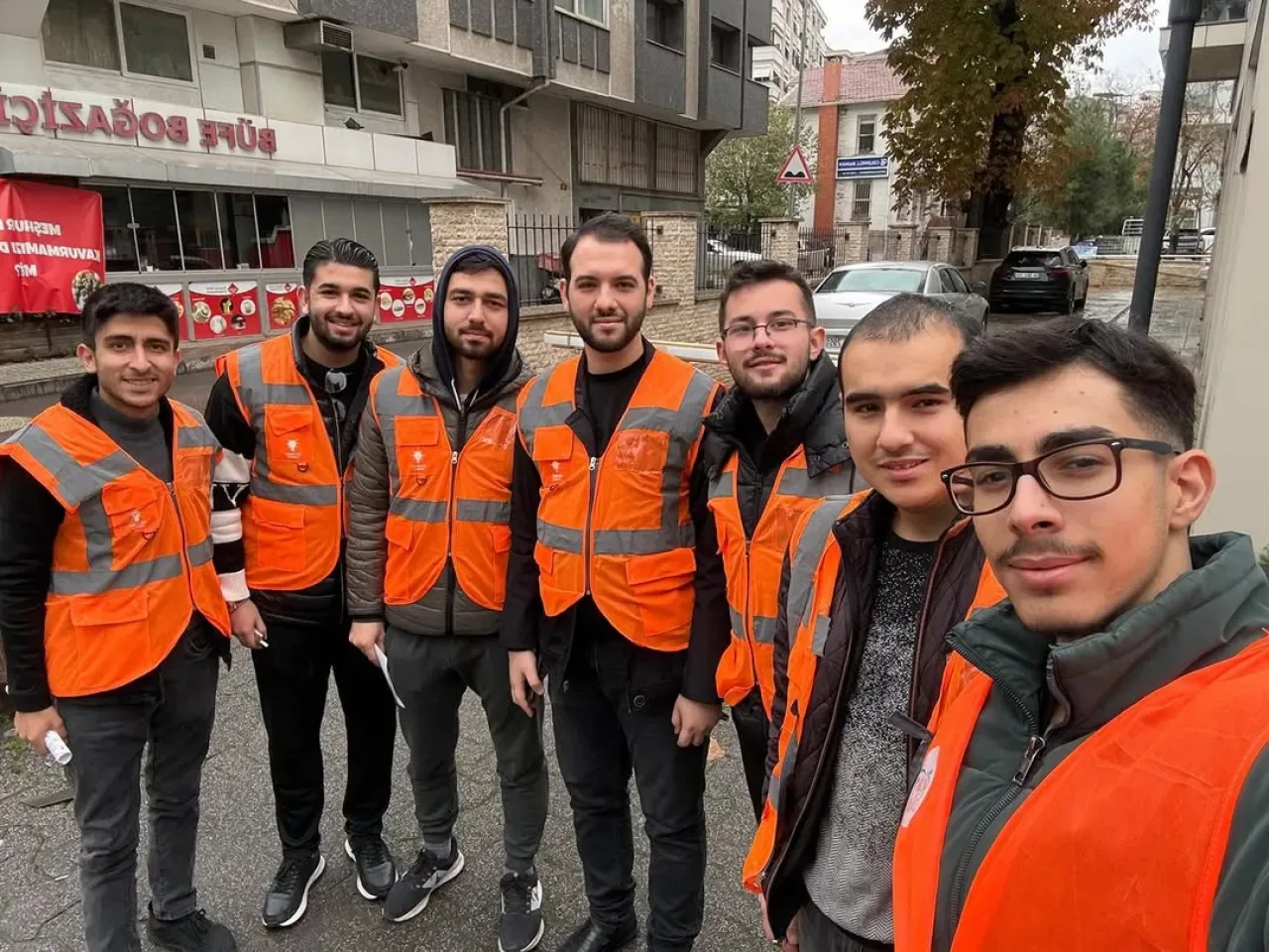 AK Parti Kadıköy Gençlik Kolları Mahallede Üye Çalışması Gerçekleştirdi AK Parti Kadıköy Gençlik Kolları Mahallede Üye Çalışması Gerçekleştirdi
