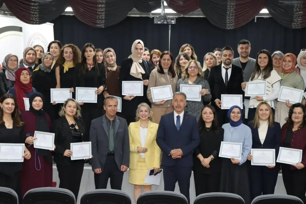 Sincan'da Harezmi Eğitim Modeli Sertifika Töreni Düzenlendi Sincan'da Harezmi Eğitim Modeli Sertifika Töreni Düzenlendi