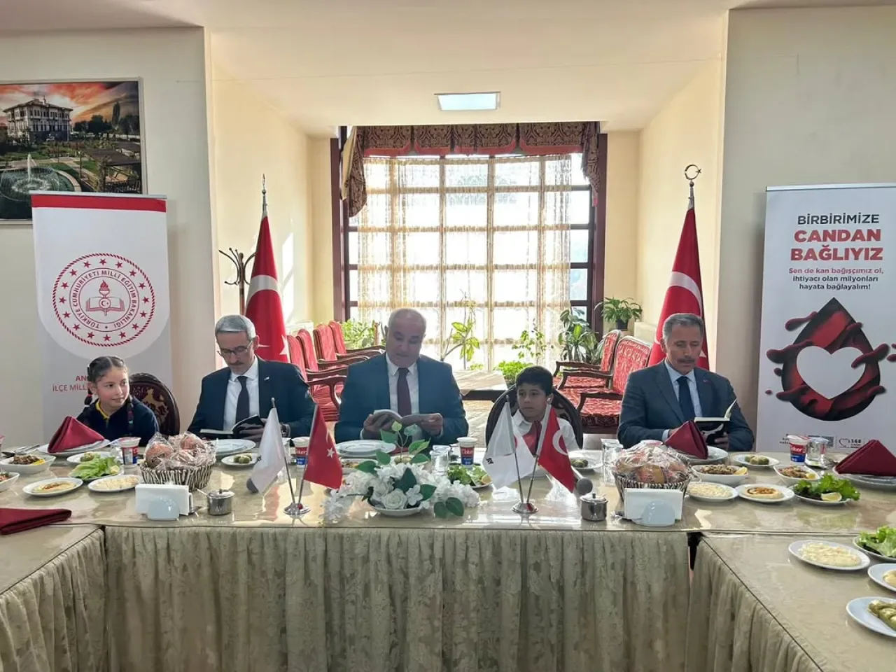 Sincan'da Kan Bağışı Kampanyası ile Türkiye Rekoru Kırıldı Sincan'da Kan Bağışı Kampanyası ile Türkiye Rekoru Kırıldı
