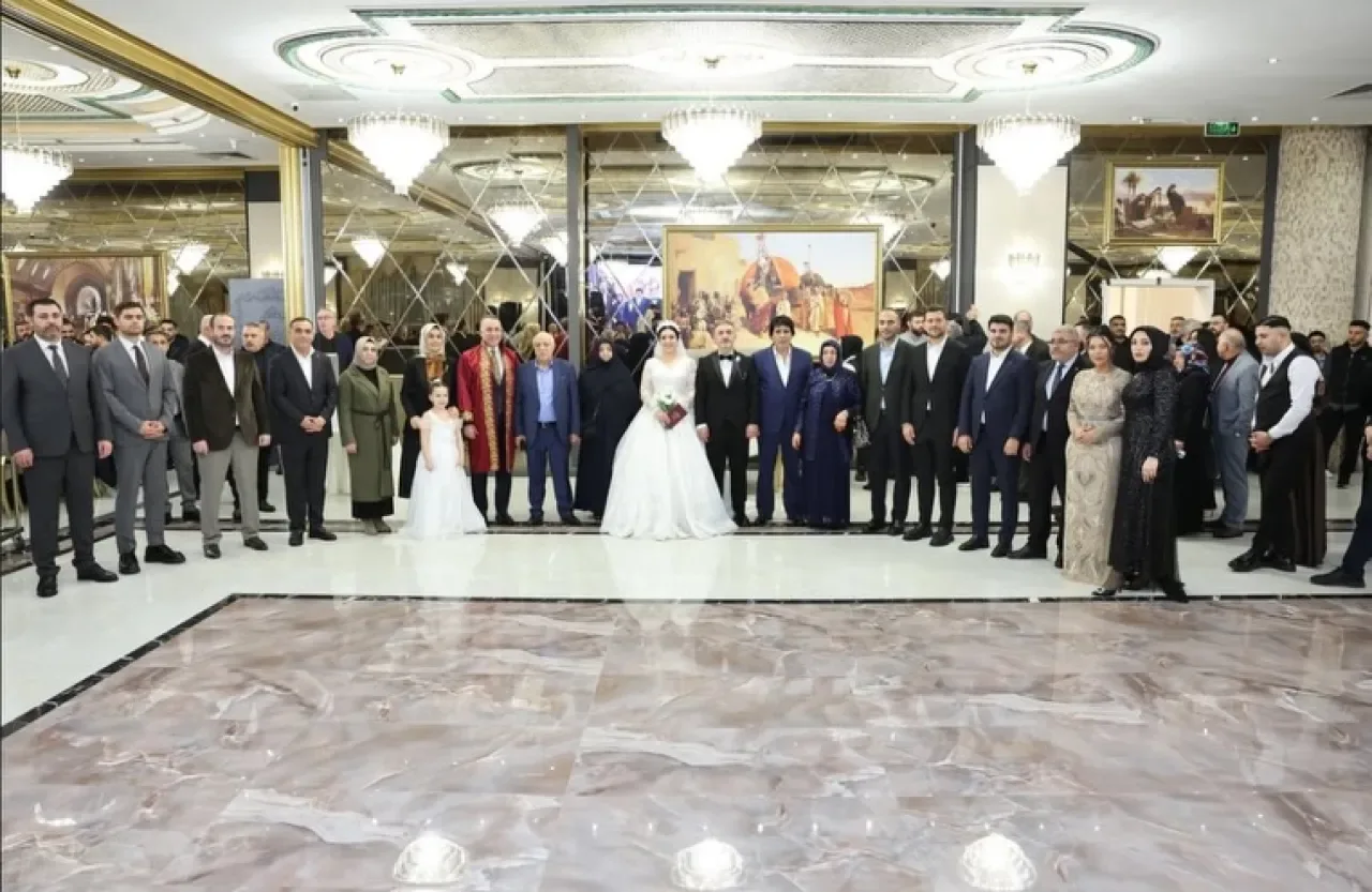 AK Parti Sultangazi Gençlik Kolları Üyesi Erdal Uçar'ın Düğün Töreni AK Parti Sultangazi Gençlik Kolları Üyesi Erdal Uçar'ın Düğün Töreni