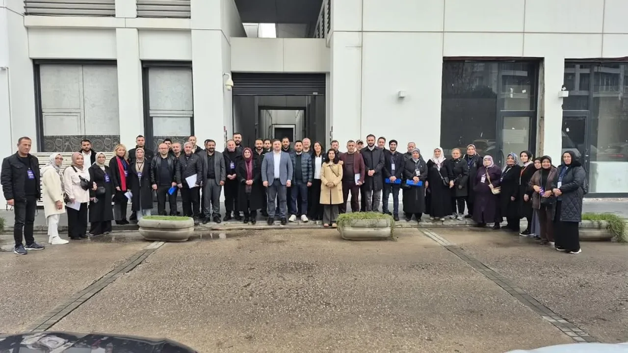 AK Parti İstanbul'da Sahada: Her Kapı Çalınıyor, Her Gönle Dokunuluyor AK Parti İstanbul'da Sahada: Her Kapı Çalınıyor, Her Gönle Dokunuluyor