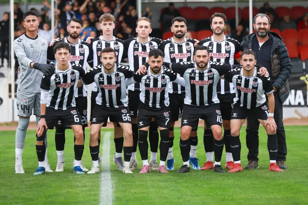 Burhaniye Belediyespor, Tatlıpınarspor'u Farklı Mağlup Etti Burhaniye Belediyespor, Tatlıpınarspor'u Farklı Mağlup Etti
