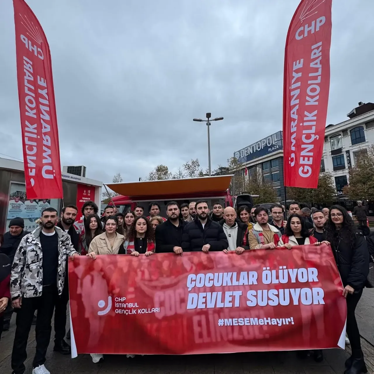 CHP Ümraniye Gençlik Kolları MESEM Sistemini Protesto Etti CHP Ümraniye Gençlik Kolları MESEM Sistemini Protesto Etti