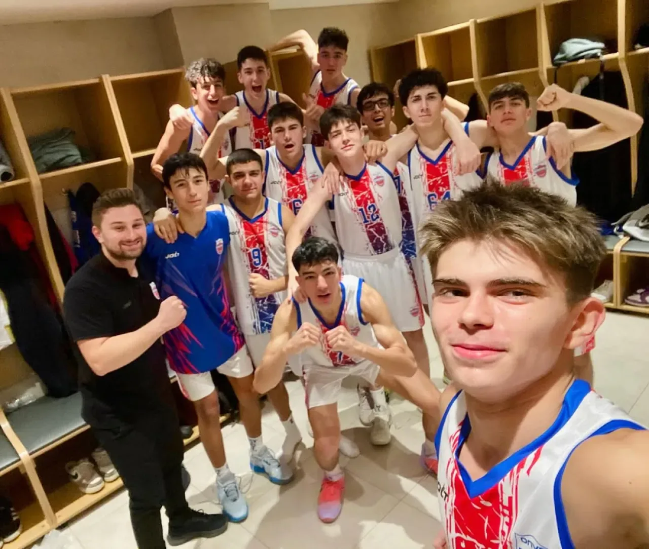 Onvo Büyükçekmece U16 Basketbol Takımı, Seri A'da Galibiyet Serisini Sürdürüyor Onvo Büyükçekmece U16 Basketbol Takımı, Seri A'da Galibiyet Serisini Sürdürüyor