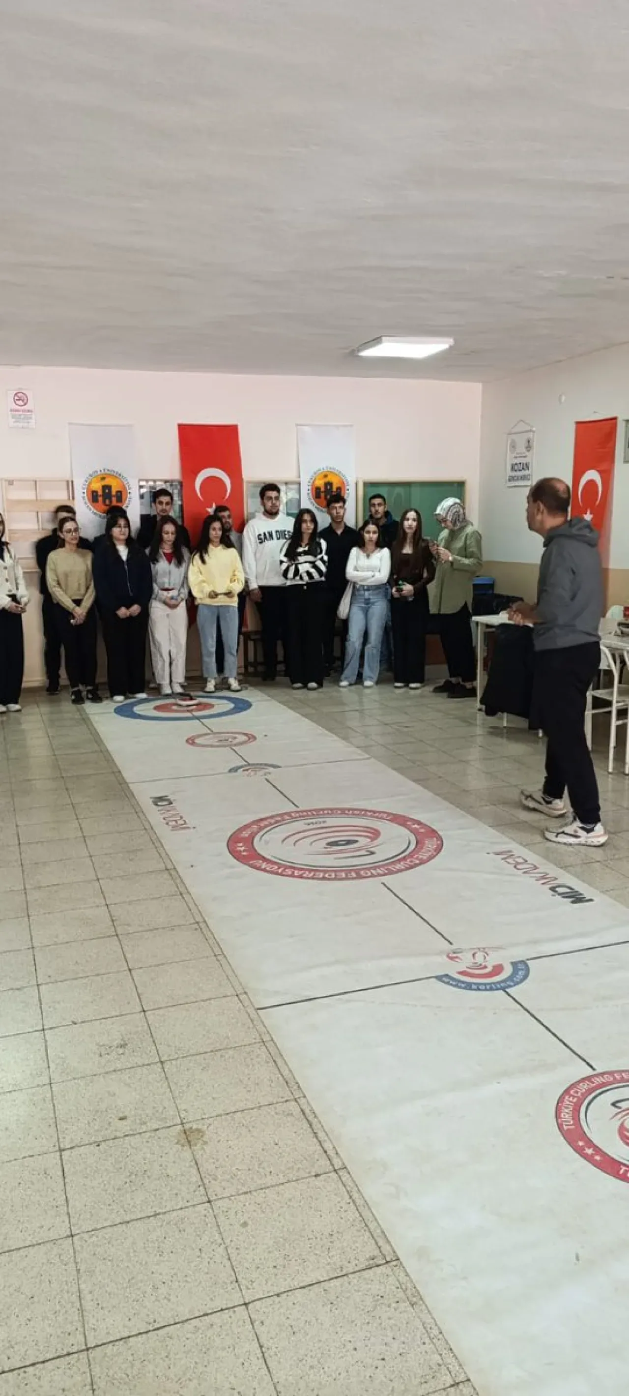 Kozan MYO Gençleri Floor Curling Etkinliğinde Buluştu Kozan MYO Gençleri Floor Curling Etkinliğinde Buluştu