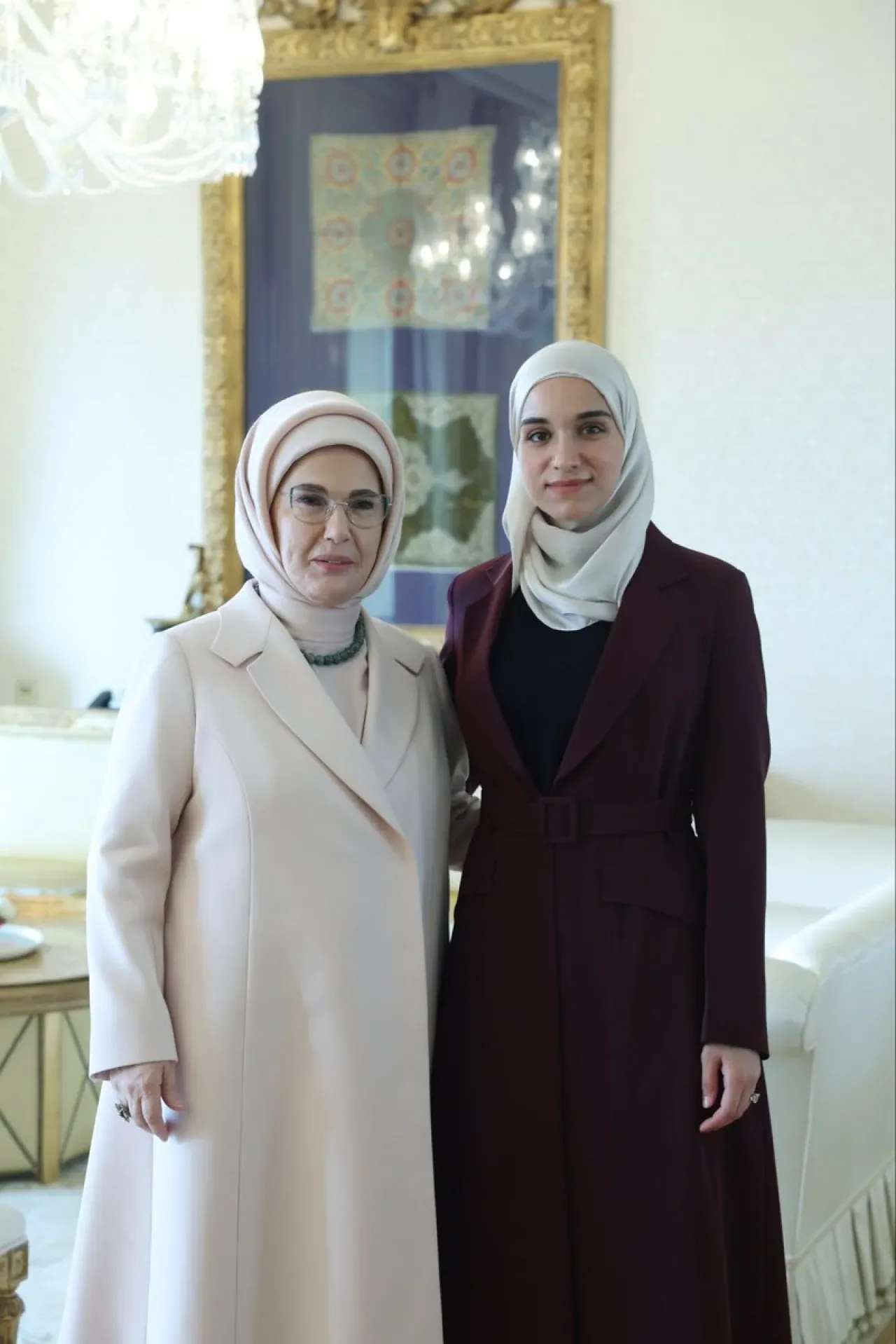 Emine Erdoğan, Suriye Cumhurbaşkanı'nın Eşi Latife El Durubi ile Görüştü Emine Erdoğan, Suriye Cumhurbaşkanı'nın Eşi Latife El Durubi ile Görüştü