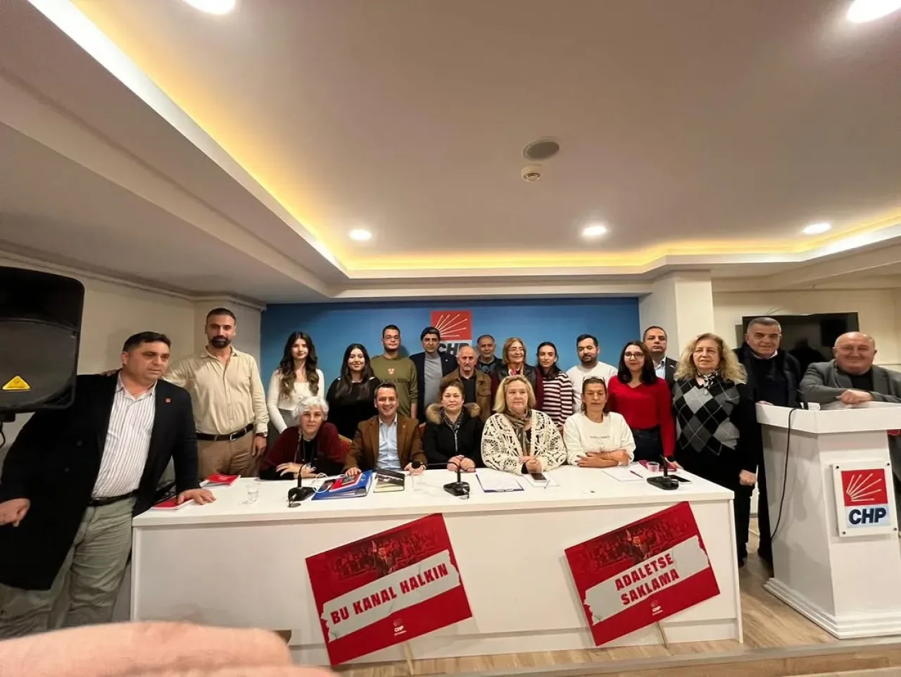 CHP Ataşehir'de Genişletilmiş Yönetim Kurulu Toplantısı Gerçekleştirildi CHP Ataşehir'de Genişletilmiş Yönetim Kurulu Toplantısı Gerçekleştirildi