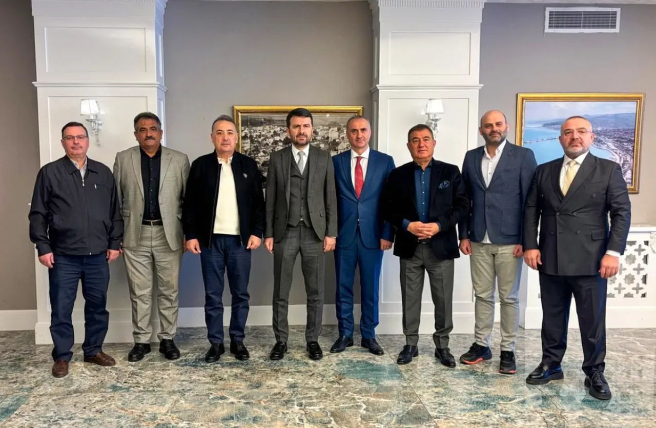 Basın İlan Kurumu Genel Müdürü Samsun'da Yerel Basınla Buluştu, Sahte Trafik Uyarısı Yaptı Basın İlan Kurumu Genel Müdürü Samsun'da Yerel Basınla Buluştu, Sahte Trafik Uyarısı Yaptı