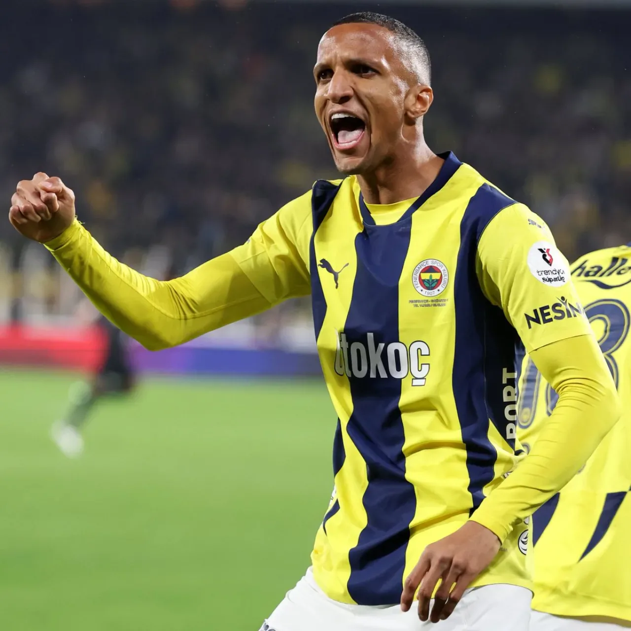 Fenerbahçe, Defans Oyuncusu Rodrigo Becao'yu Kadro Dışı Bıraktığını Açıkladı Fenerbahçe, Defans Oyuncusu Rodrigo Becao'yu Kadro Dışı Bıraktığını Açıkladı
