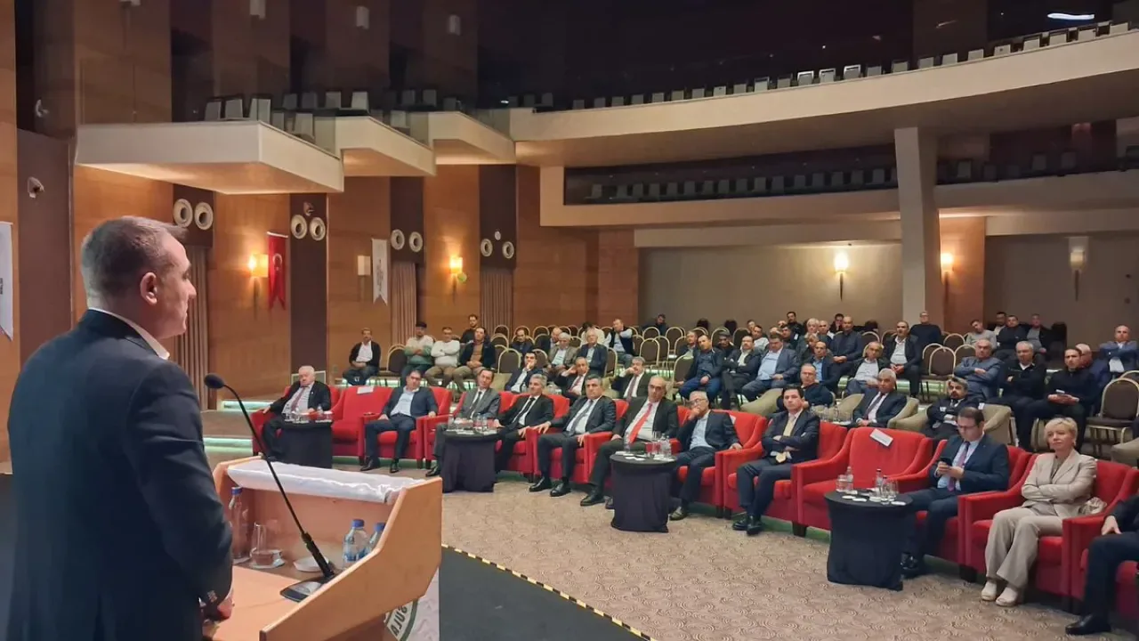Konya'da Sürdürülebilir Tarım ve Su Yönetimi için Önemli Mesajlar Konya'da Sürdürülebilir Tarım ve Su Yönetimi için Önemli Mesajlar