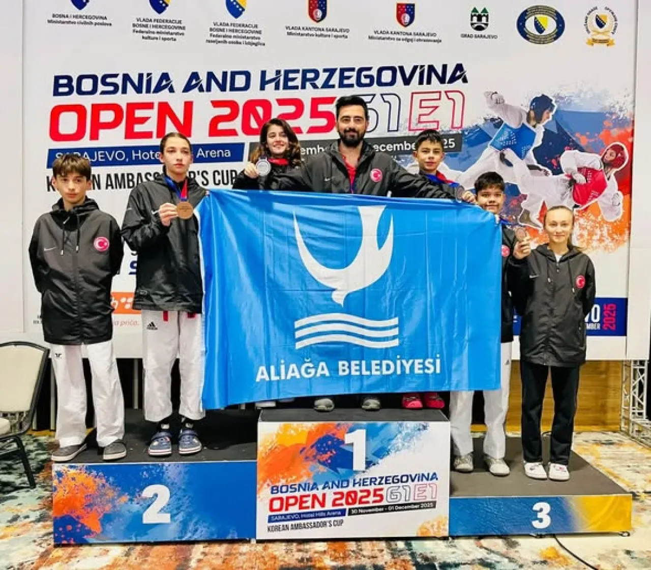 Aliağalı Taekwondocular Saraybosna'dan 4 Madalyayla Döndü Aliağalı Taekwondocular Saraybosna'dan 4 Madalyayla Döndü