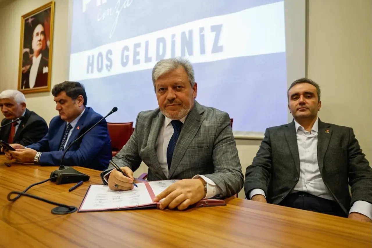 Sultanbeyli'de Kurumlar "İyilik Soğuk Geçirmez" Protokolü ile Kışa Hazırlanıyor Sultanbeyli'de Kurumlar "İyilik Soğuk Geçirmez" Protokolü ile Kışa Hazırlanıyor
