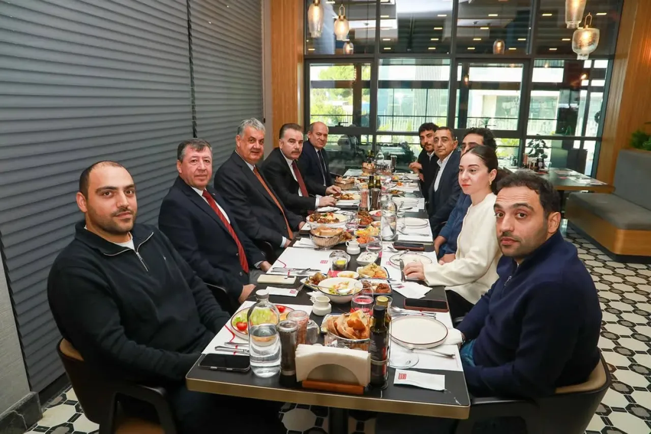 Burhaniye'de Burcu Gıda'nın Yeni Restoranı Açıldı Burhaniye'de Burcu Gıda'nın Yeni Restoranı Açıldı