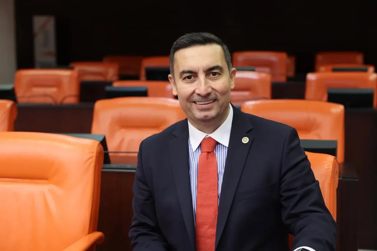 İYİ Parti Lideri Burak Akburak'tan Vatandaşlara İyi Hafta Temennisi İYİ Parti Lideri Burak Akburak'tan Vatandaşlara İyi Hafta Temennisi