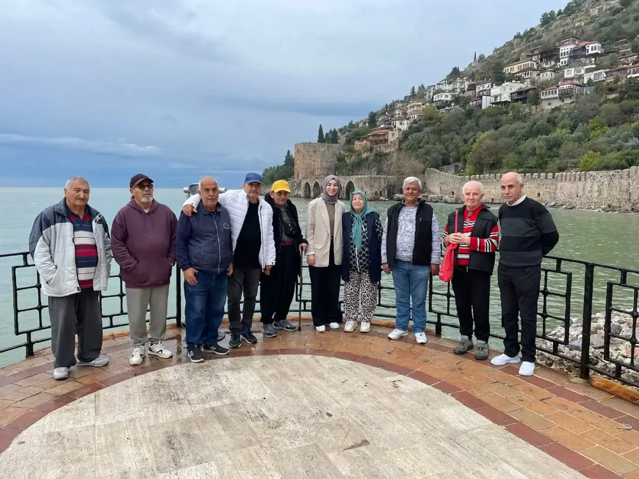 Alanya Huzurevi Sakinleri Sahilde Keyifli Bir Yürüyüş Gerçekleştirdi Alanya Huzurevi Sakinleri Sahilde Keyifli Bir Yürüyüş Gerçekleştirdi