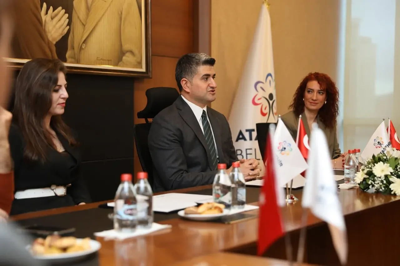 Ataşehir Belediyesi ve Türkiye Çocuklara Yeniden Özgürlük Vakfı'ndan Çocuklar İçin Önemli İş Birliği Ataşehir Belediyesi ve Türkiye Çocuklara Yeniden Özgürlük Vakfı'ndan Çocuklar İçin Önemli İş Birliği