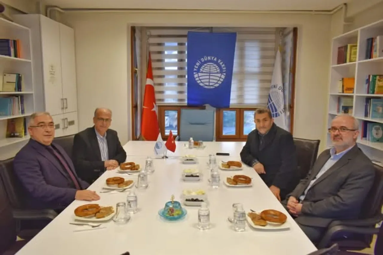 Bursa Aile ve Sosyal Hizmetler İl Müdürü'nden Yeni Dünya Vakfı'na Ziyaret Bursa Aile ve Sosyal Hizmetler İl Müdürü'nden Yeni Dünya Vakfı'na Ziyaret