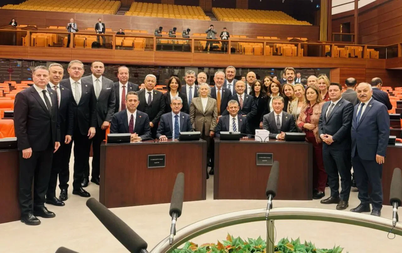 CHP'li Dr. Müzeyyen Şevkin, TBMM'deki Bütçe Görüşmelerinin İlk Gününü Değerlendirdi CHP'li Dr. Müzeyyen Şevkin, TBMM'deki Bütçe Görüşmelerinin İlk Gününü Değerlendirdi