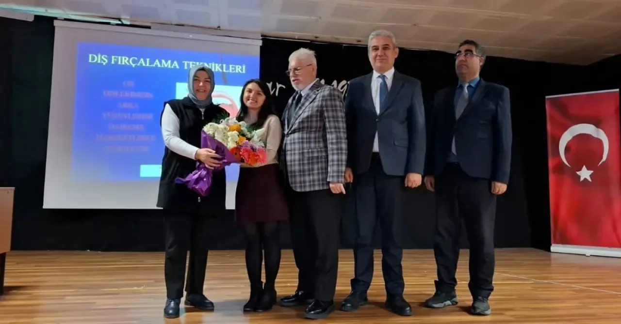 Şişli'de Öğrencilere Ağız ve Diş Sağlığı Eğitimi Verildi Şişli'de Öğrencilere Ağız ve Diş Sağlığı Eğitimi Verildi