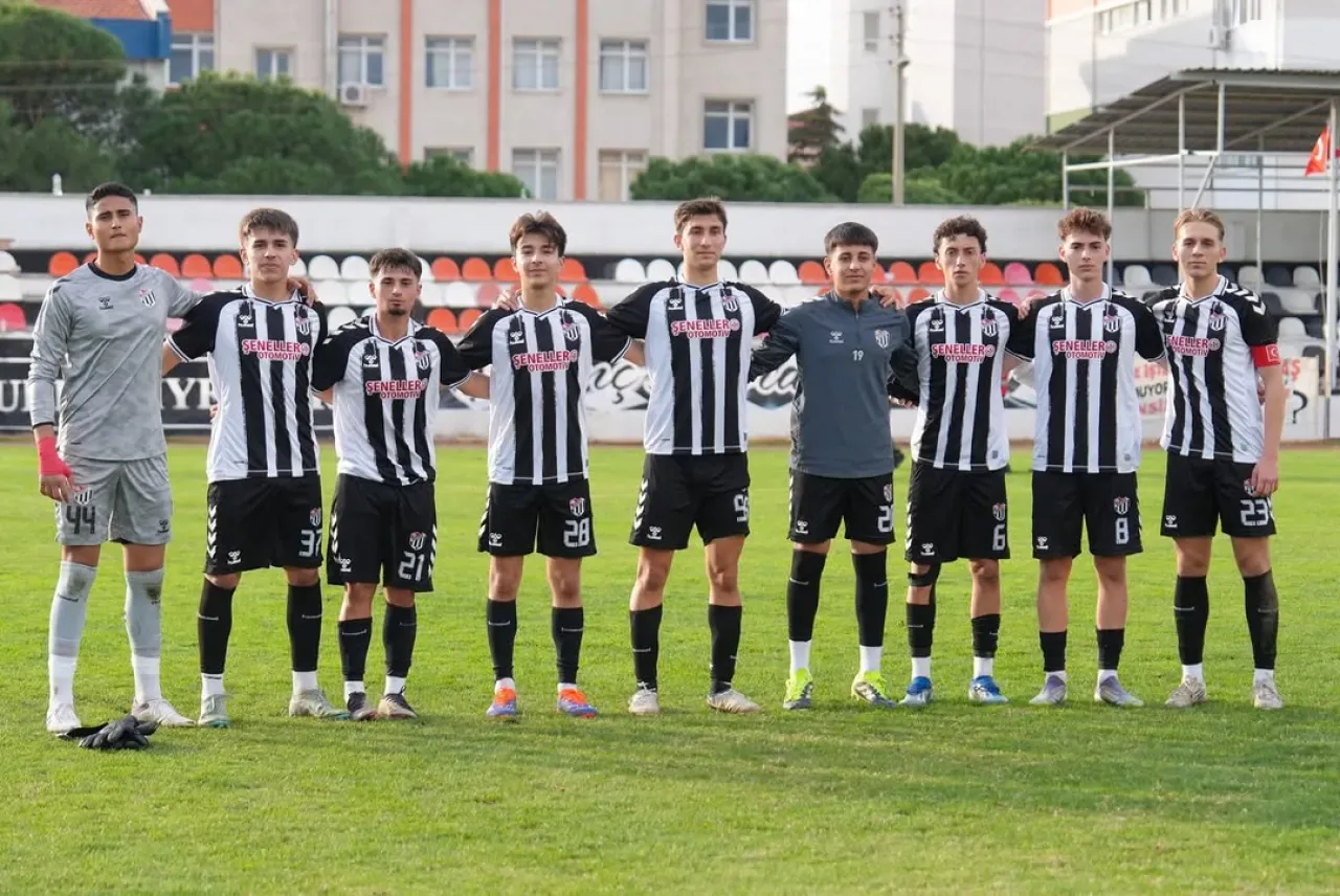 Burhaniye Belediyespor'un Altyapı Başarısı: A Takımda 9 Yerli Oyuncu Burhaniye Belediyespor'un Altyapı Başarısı: A Takımda 9 Yerli Oyuncu