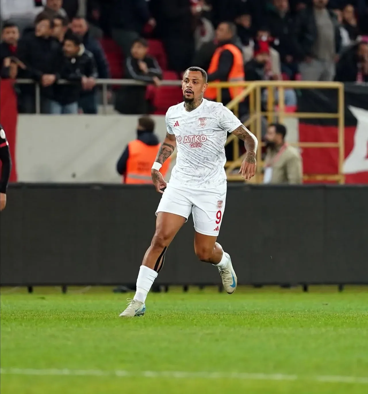 Siltaş Yapı Pendikspor, Arca Çorum FK Karşılaşmasında Sahne Aldı Siltaş Yapı Pendikspor, Arca Çorum FK Karşılaşmasında Sahne Aldı