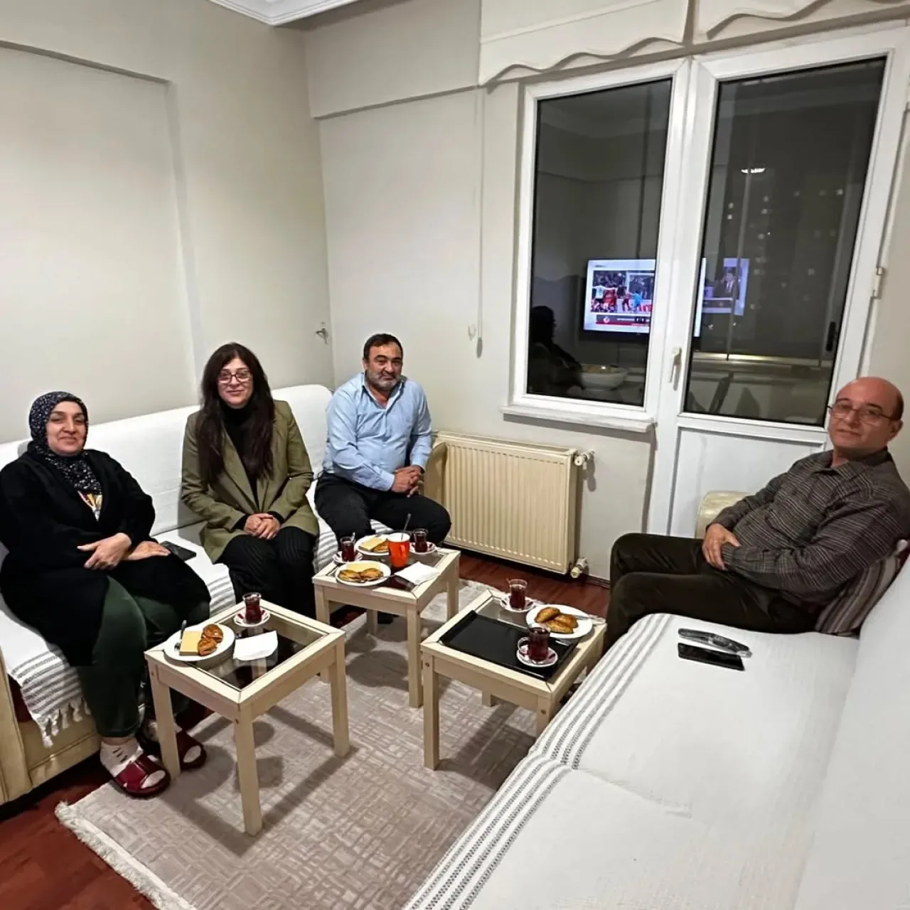 MHP Beylikdüzü'nde 'Derdin Derdimizdir' Ziyareti Gerçekleştirdi MHP Beylikdüzü'nde 'Derdin Derdimizdir' Ziyareti Gerçekleştirdi