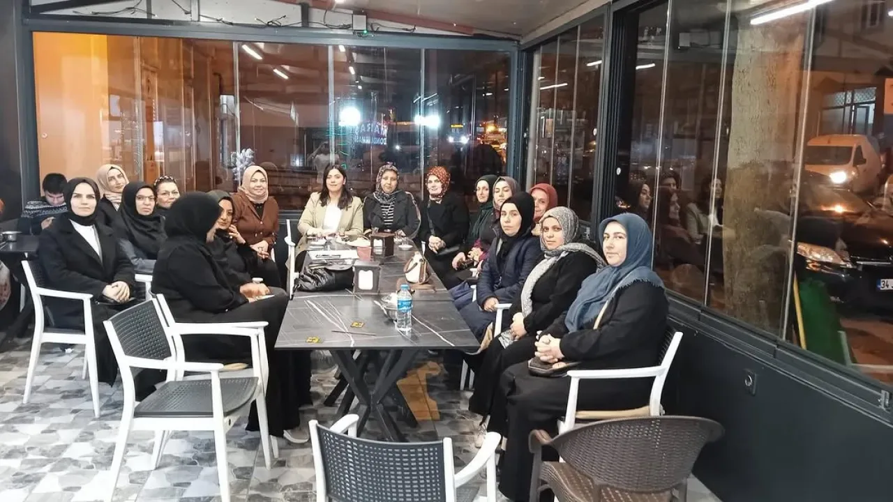 AK Parti İstanbul Kadın Kolları Sancaktepe Mevlana Mahallesinde Yönetim Kurulu Toplantısı Düzenlendi AK Parti İstanbul Kadın Kolları Sancaktepe Mevlana Mahallesinde Yönetim Kurulu Toplantısı Düzenlendi