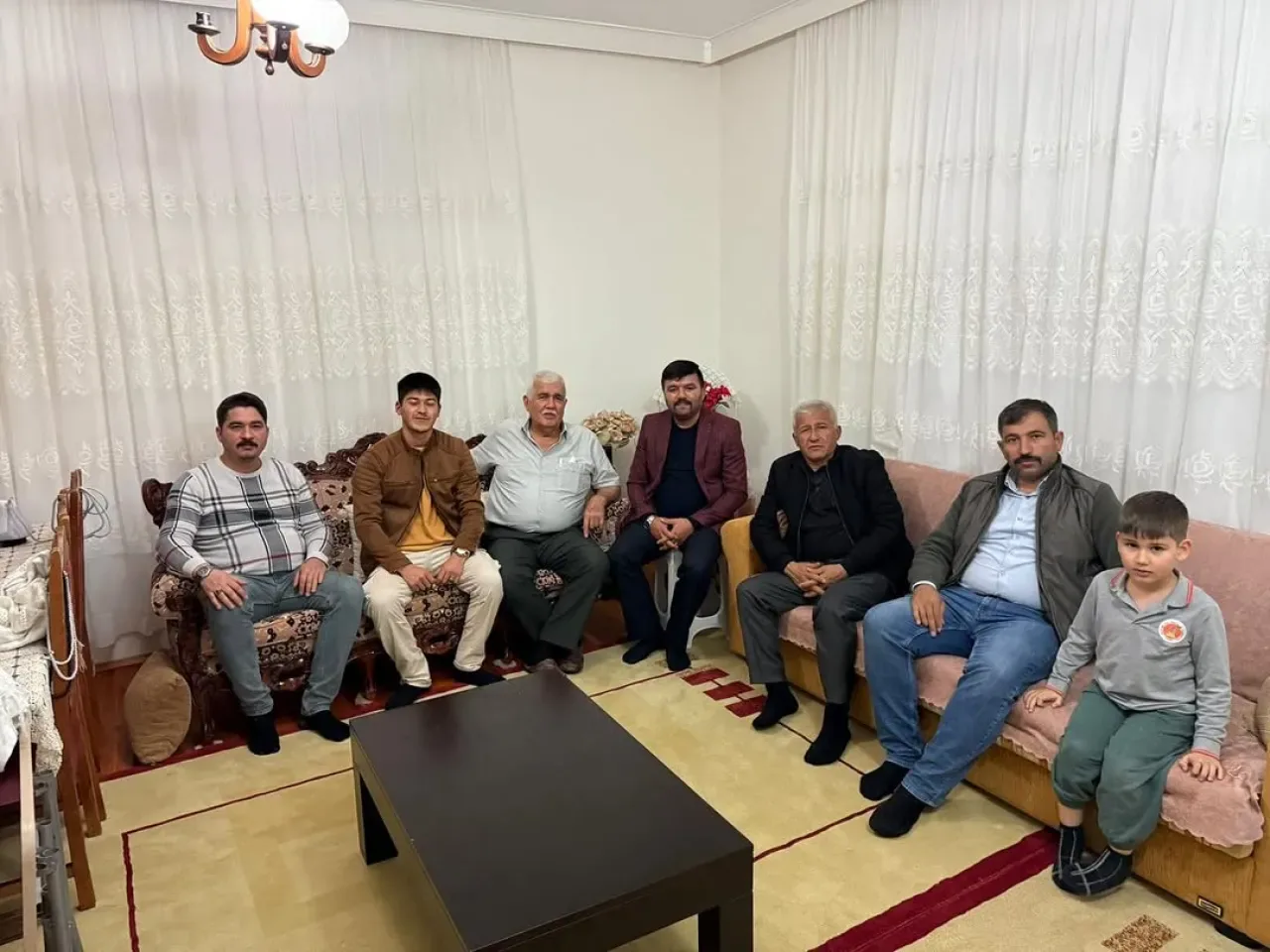 MHP Finike'de "Hayırlı Günler Komşum" Ziyaretlerini Başlattı MHP Finike'de "Hayırlı Günler Komşum" Ziyaretlerini Başlattı
