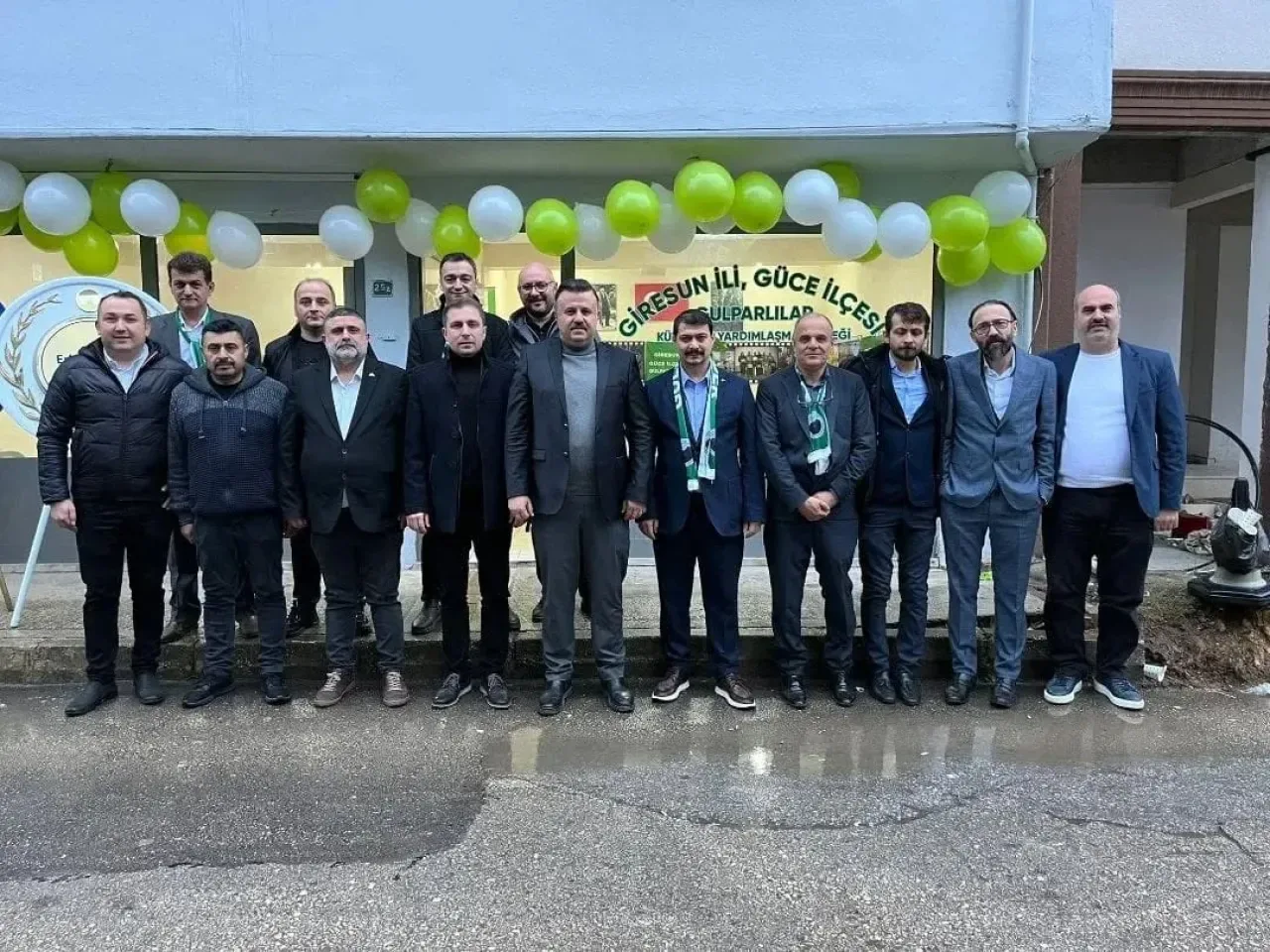 MHP'li Heyet Giresun'da Dernek Açılışına Katıldı MHP'li Heyet Giresun'da Dernek Açılışına Katıldı