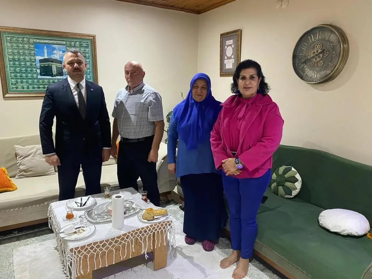MHP Maltepe İlçe Başkanlığı, Esenkent Mahallesi'nde Aile Ziyareti Gerçekleştirdi MHP Maltepe İlçe Başkanlığı, Esenkent Mahallesi'nde Aile Ziyareti Gerçekleştirdi