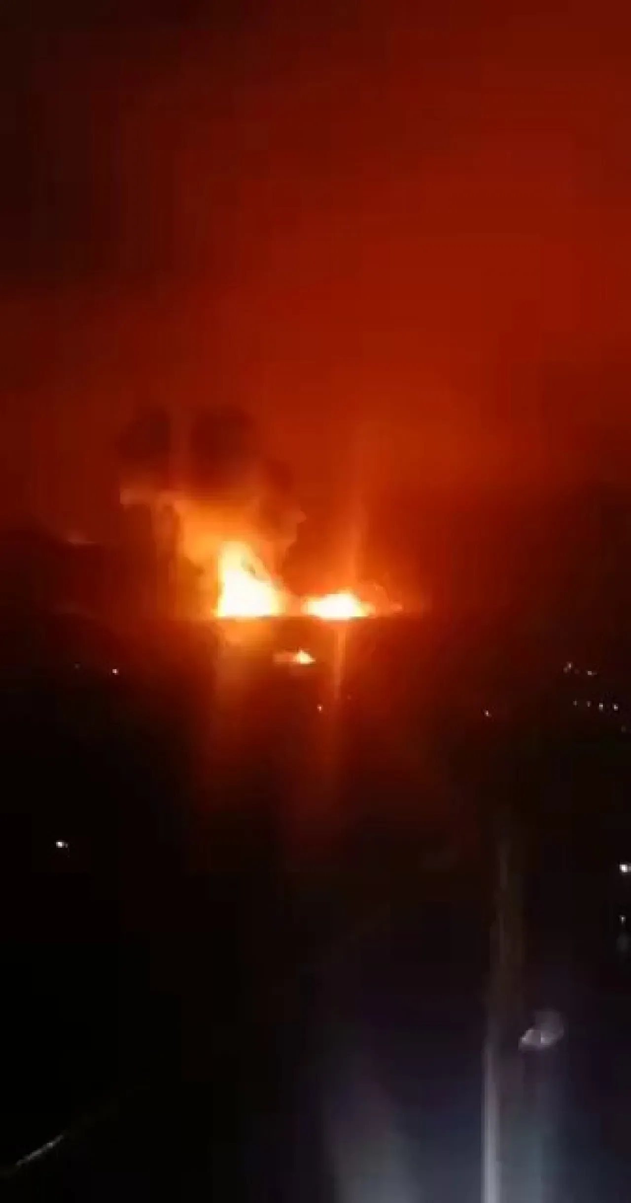 İsrail Ordusu Lübnan'a Yönelik Yoğun Hava Saldırıları Başlattı İsrail Ordusu Lübnan'a Yönelik Yoğun Hava Saldırıları Başlattı