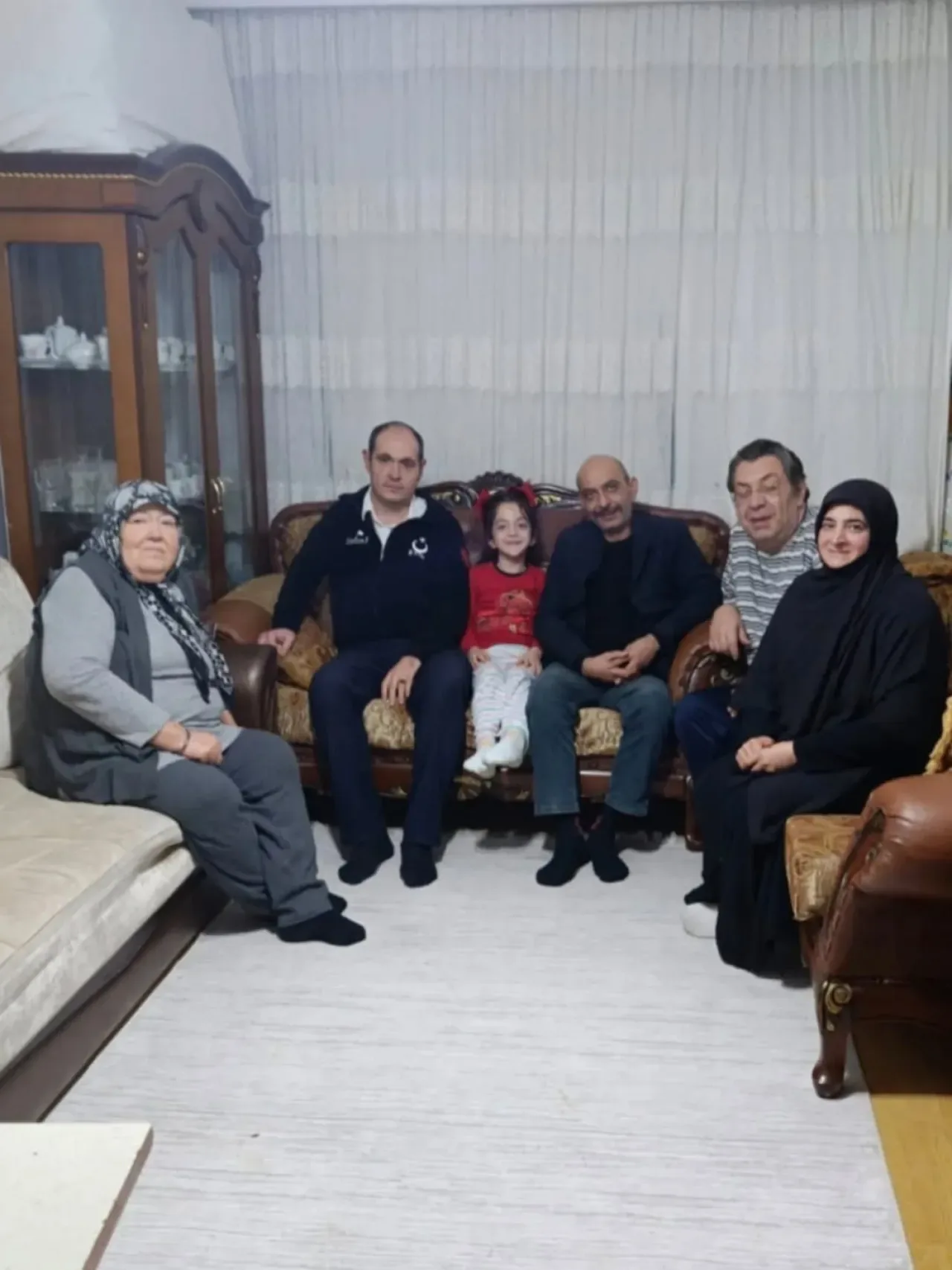 MHP Avcılar'dan Gümüşpala Mahallesi'nde Vatandaş Ziyareti MHP Avcılar'dan Gümüşpala Mahallesi'nde Vatandaş Ziyareti