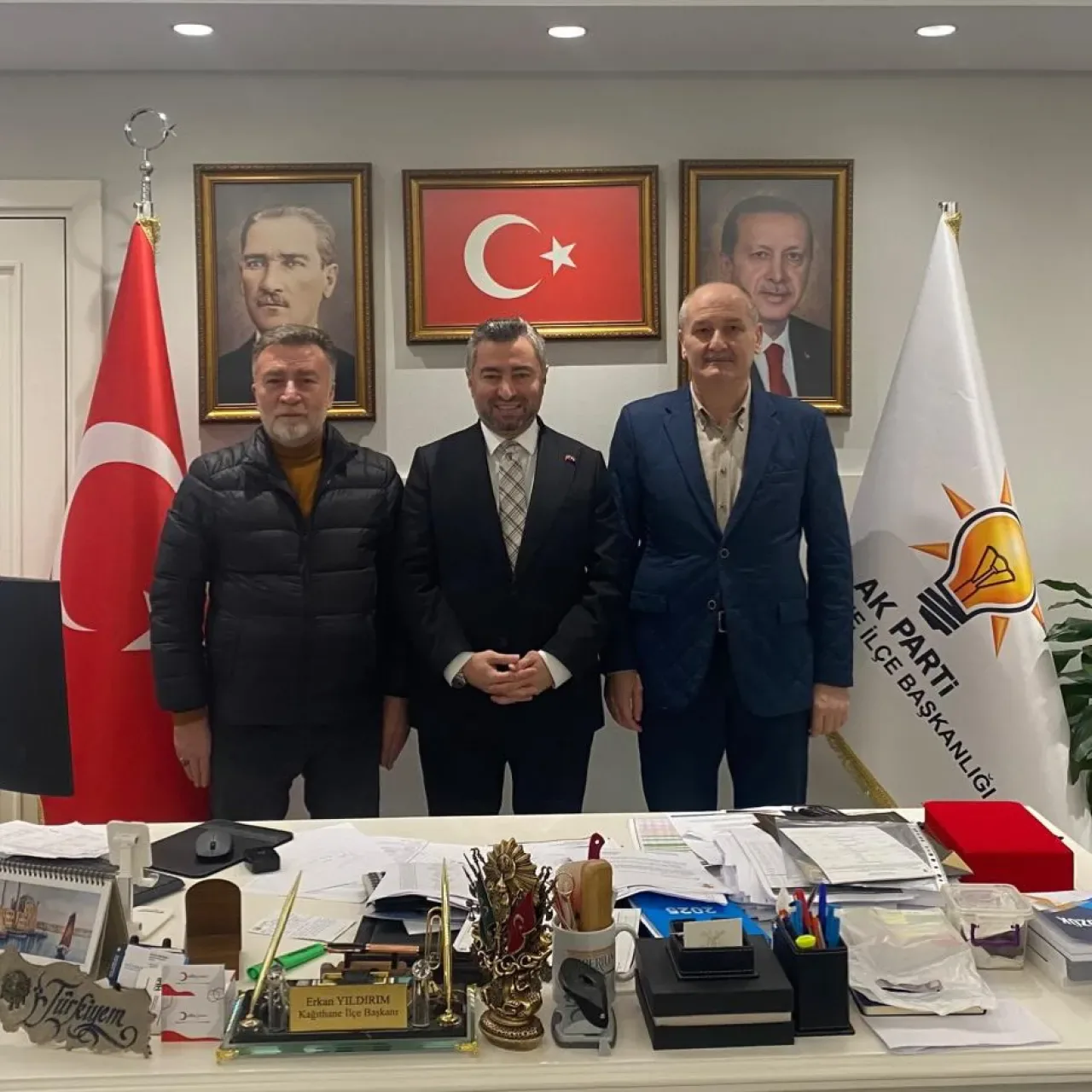 AK Parti Kağıthane İlçe Teşkilatında Ziyaret ve İstişare AK Parti Kağıthane İlçe Teşkilatında Ziyaret ve İstişare