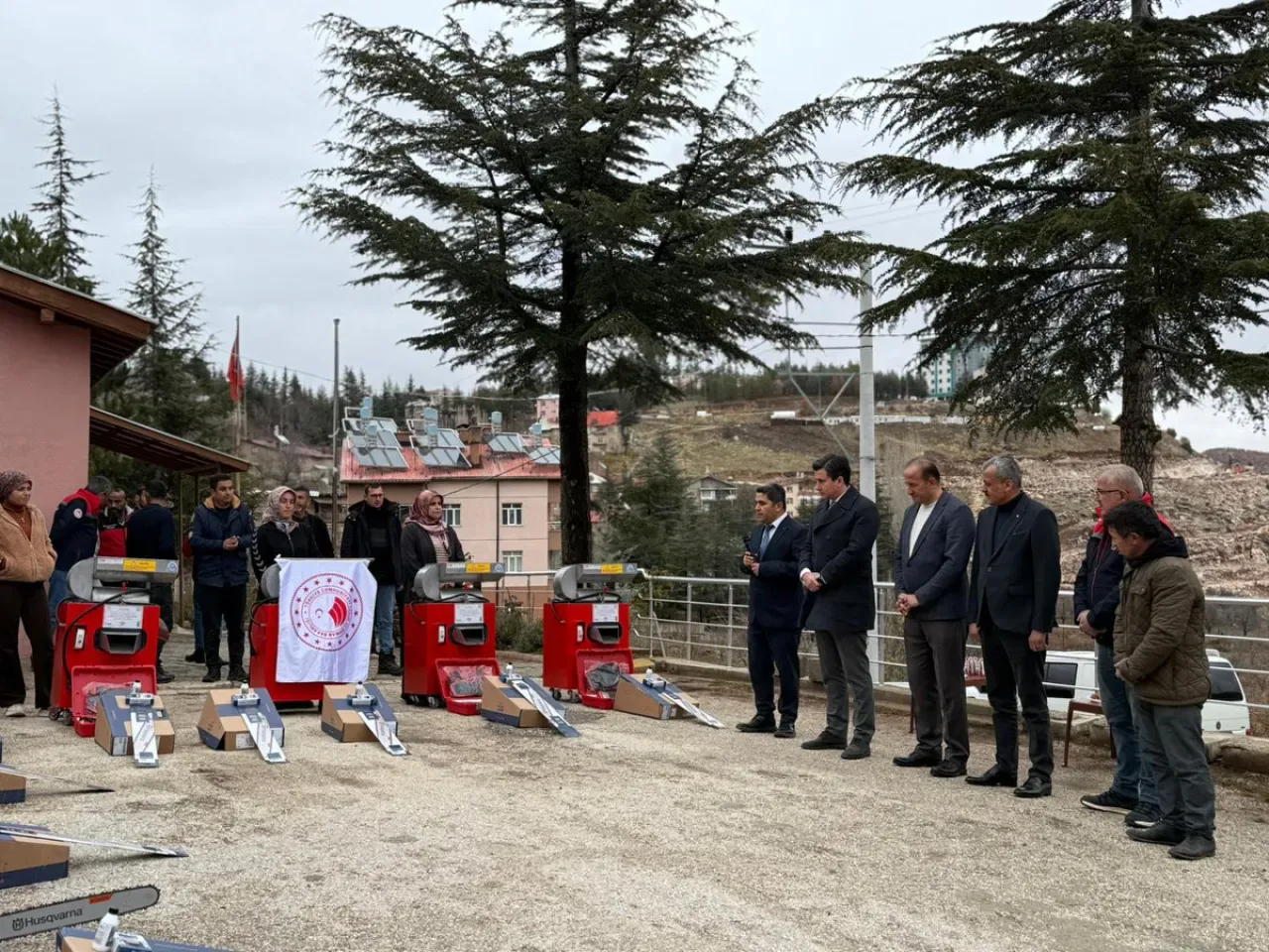 Konya Hadim'de Üreticilere Tarım Makineleri Teslim Edildi Konya Hadim'de Üreticilere Tarım Makineleri Teslim Edildi
