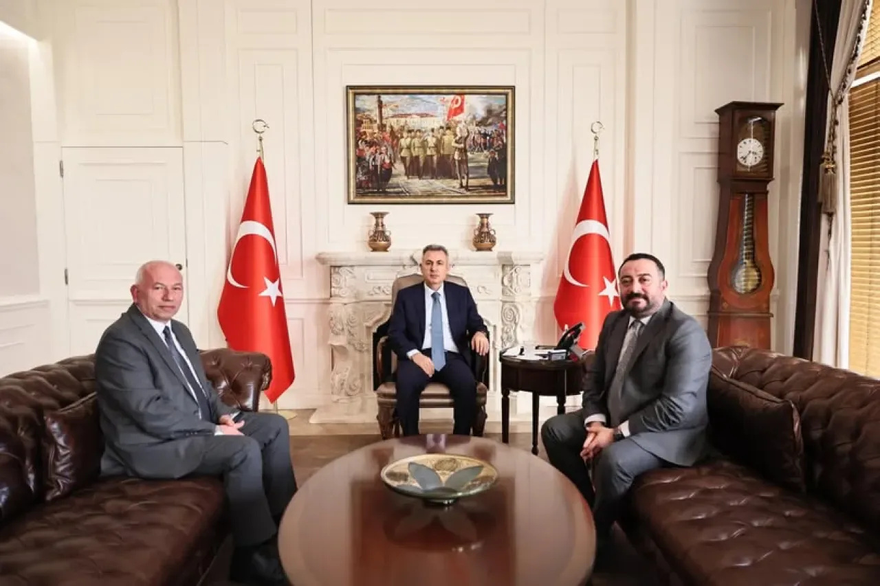 İzmir Ödemiş'te Tarihi Dokunun Korunması İçin Valilik Ziyareti İzmir Ödemiş'te Tarihi Dokunun Korunması İçin Valilik Ziyareti