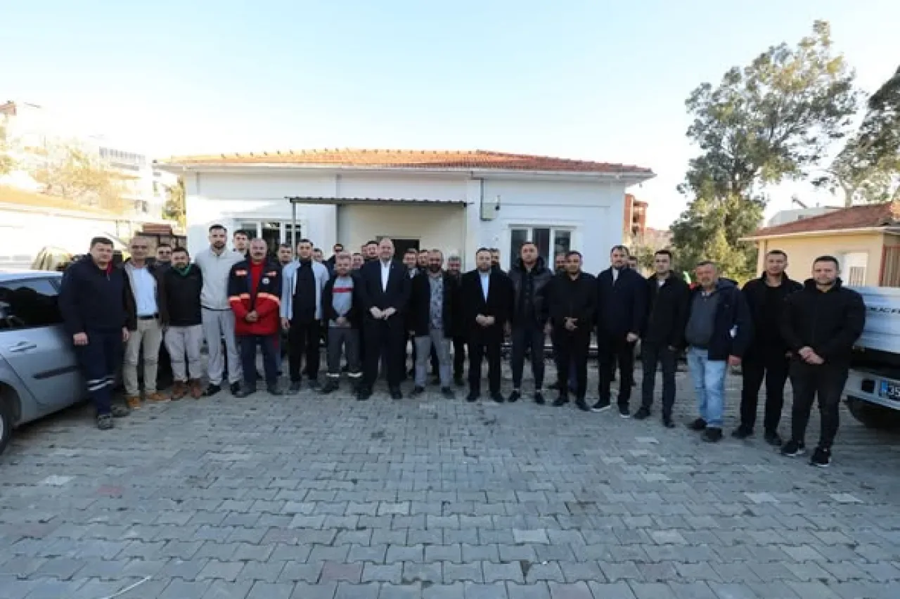 Menderes Belediyesi'nde Ekip Ruhu ve Hedef Birliği Vurgusu Menderes Belediyesi'nde Ekip Ruhu ve Hedef Birliği Vurgusu