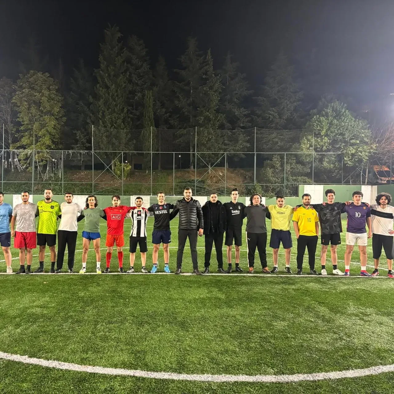 Ülkü Ocakları, Bağımlılıkla Mücadele için Doğuş Üniversitesi'nde Halısaha Etkinliği Düzenledi Ülkü Ocakları, Bağımlılıkla Mücadele için Doğuş Üniversitesi'nde Halısaha Etkinliği Düzenledi